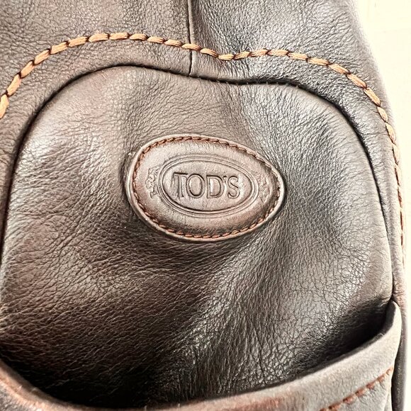 Authentic Tod's Shoulder Hobo Bag in Soft Brown Leather with contrast stitching - Picture 5 of 14